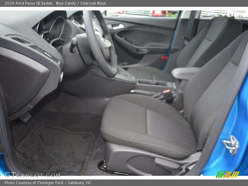 Blue Candy / Charcoal Black 2016 Ford Focus SE Sedan