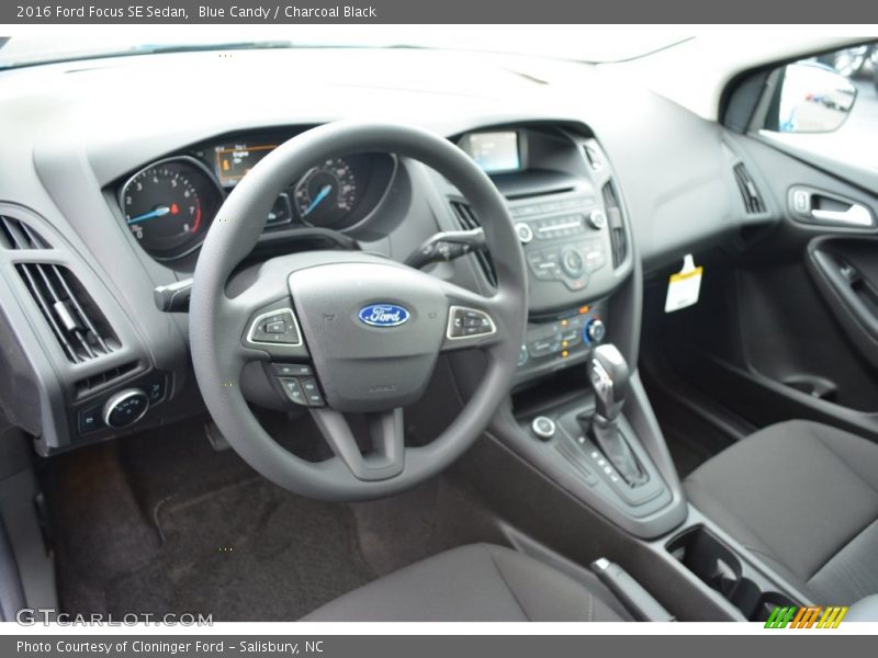 Blue Candy / Charcoal Black 2016 Ford Focus SE Sedan