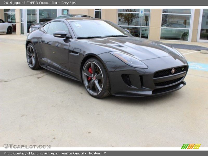 Front 3/4 View of 2016 F-TYPE R Coupe