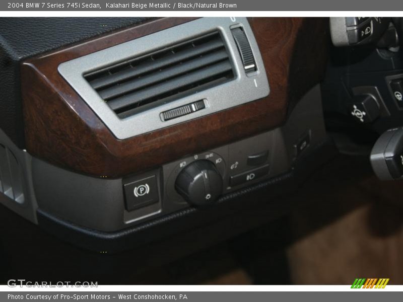 Kalahari Beige Metallic / Black/Natural Brown 2004 BMW 7 Series 745i Sedan