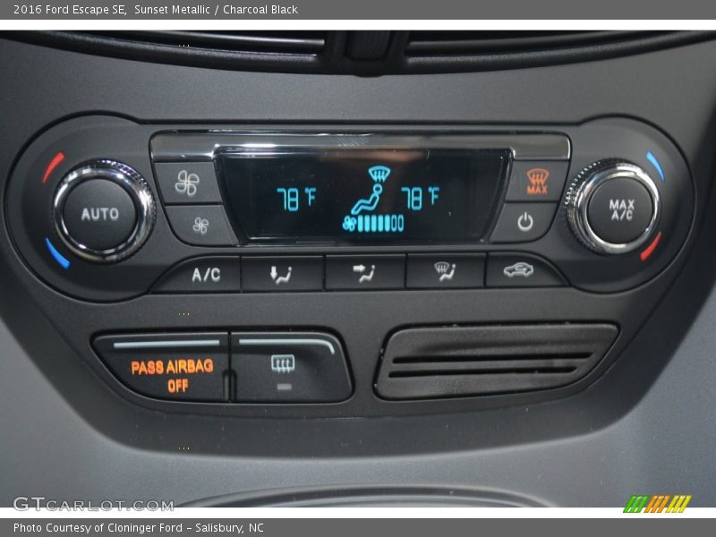 Sunset Metallic / Charcoal Black 2016 Ford Escape SE