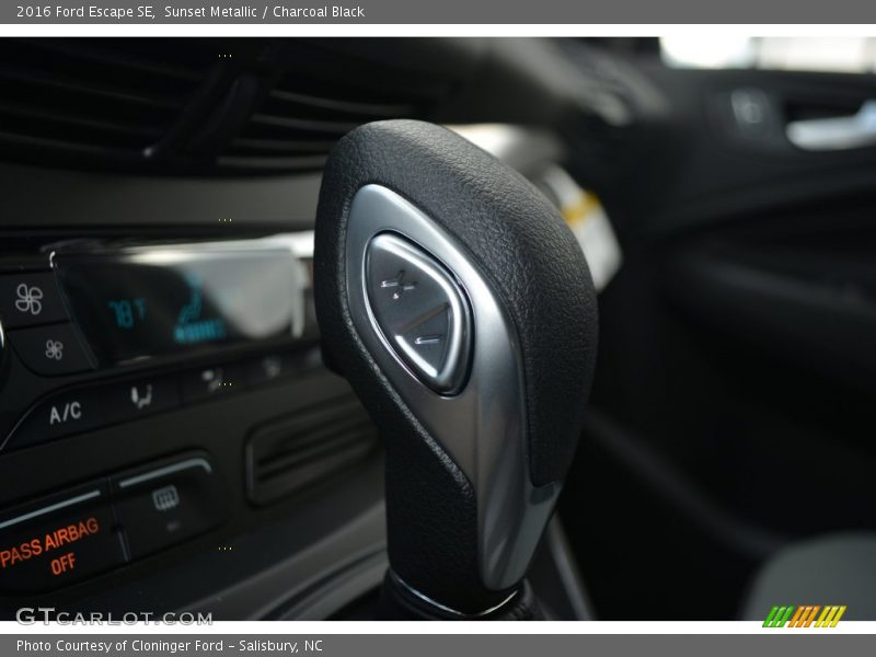 Sunset Metallic / Charcoal Black 2016 Ford Escape SE