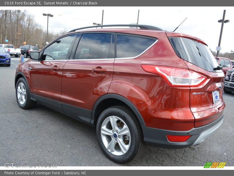 Sunset Metallic / Charcoal Black 2016 Ford Escape SE