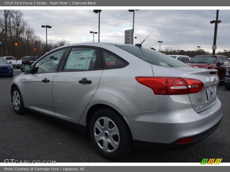 Ingot Silver / Charcoal Black 2016 Ford Focus S Sedan