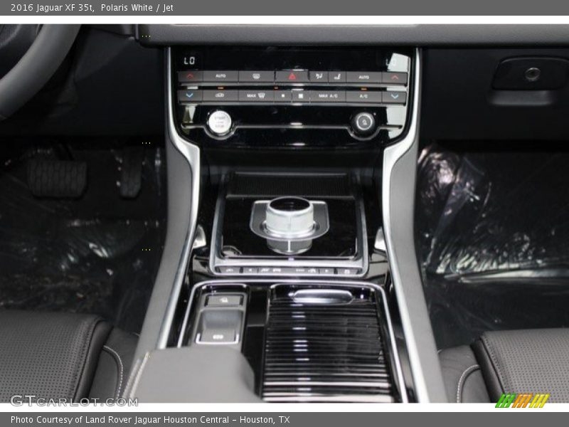 Polaris White / Jet 2016 Jaguar XF 35t