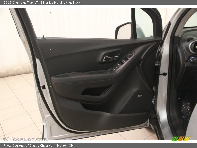 Silver Ice Metallic / Jet Black 2015 Chevrolet Trax LT