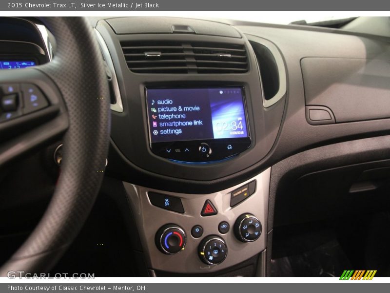 Silver Ice Metallic / Jet Black 2015 Chevrolet Trax LT