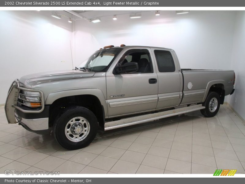 Light Pewter Metallic / Graphite 2002 Chevrolet Silverado 2500 LS Extended Cab 4x4