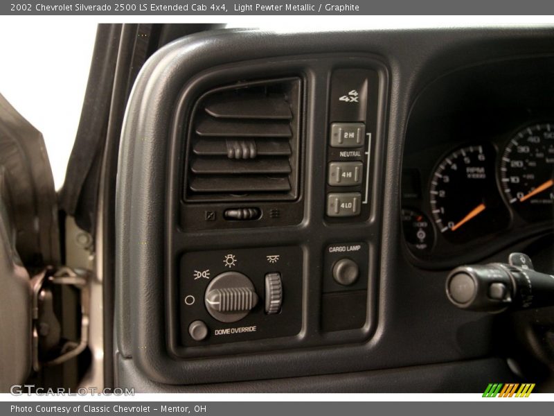 Light Pewter Metallic / Graphite 2002 Chevrolet Silverado 2500 LS Extended Cab 4x4