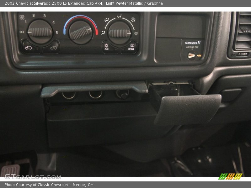 Light Pewter Metallic / Graphite 2002 Chevrolet Silverado 2500 LS Extended Cab 4x4