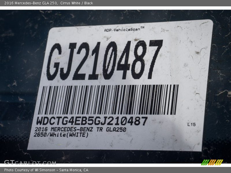 Cirrus White / Black 2016 Mercedes-Benz GLA 250