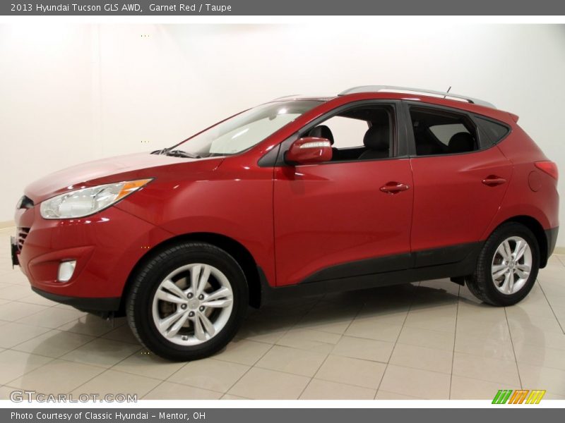 Front 3/4 View of 2013 Tucson GLS AWD