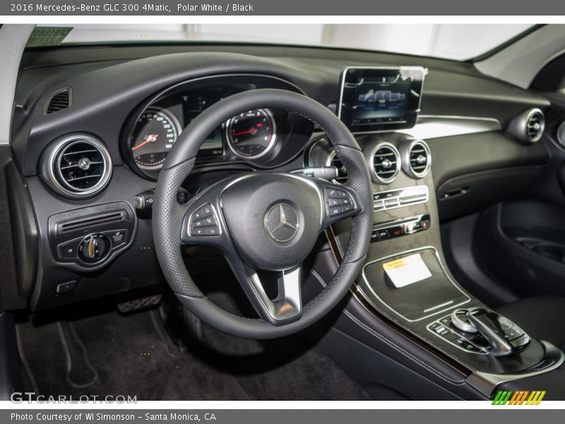 Polar White / Black 2016 Mercedes-Benz GLC 300 4Matic