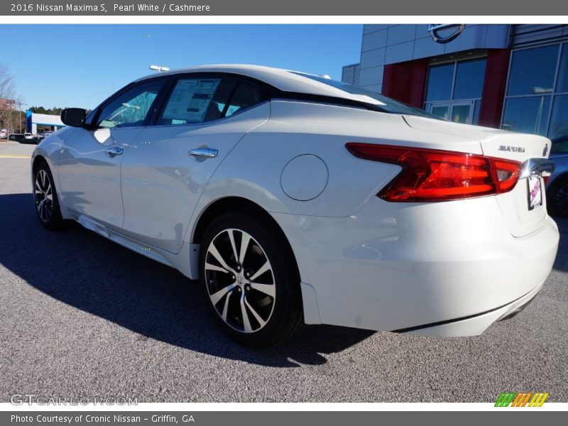 Pearl White / Cashmere 2016 Nissan Maxima S