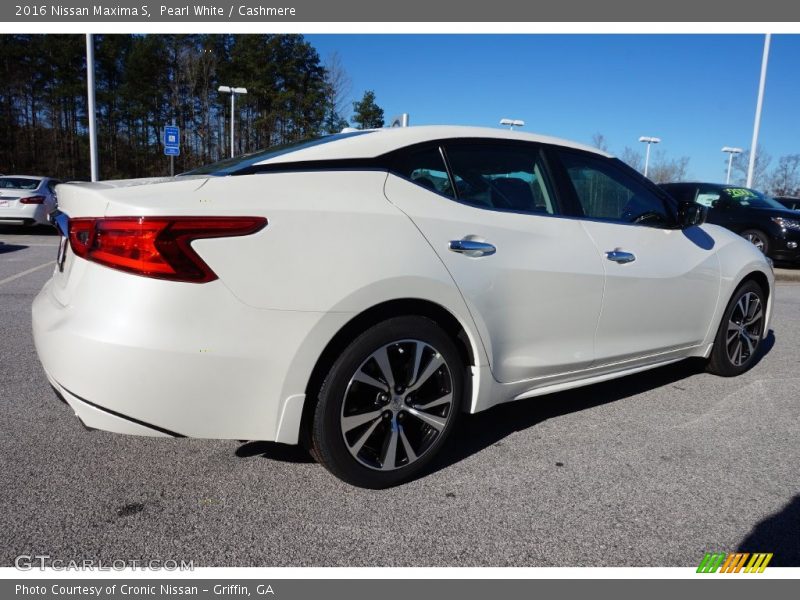 Pearl White / Cashmere 2016 Nissan Maxima S