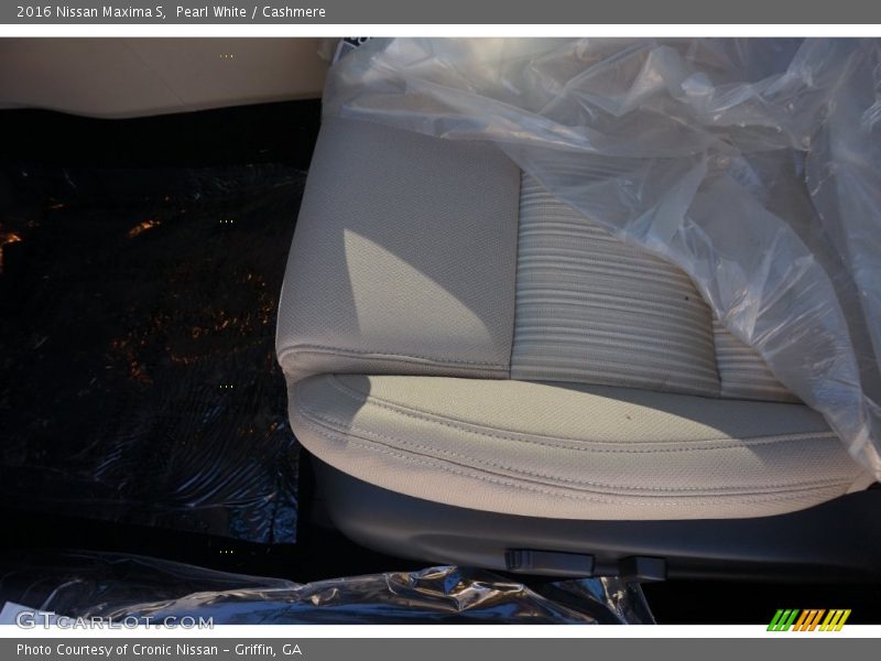 Pearl White / Cashmere 2016 Nissan Maxima S