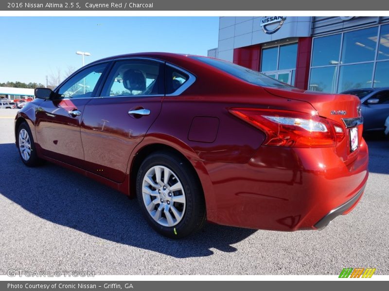 Cayenne Red / Charcoal 2016 Nissan Altima 2.5 S