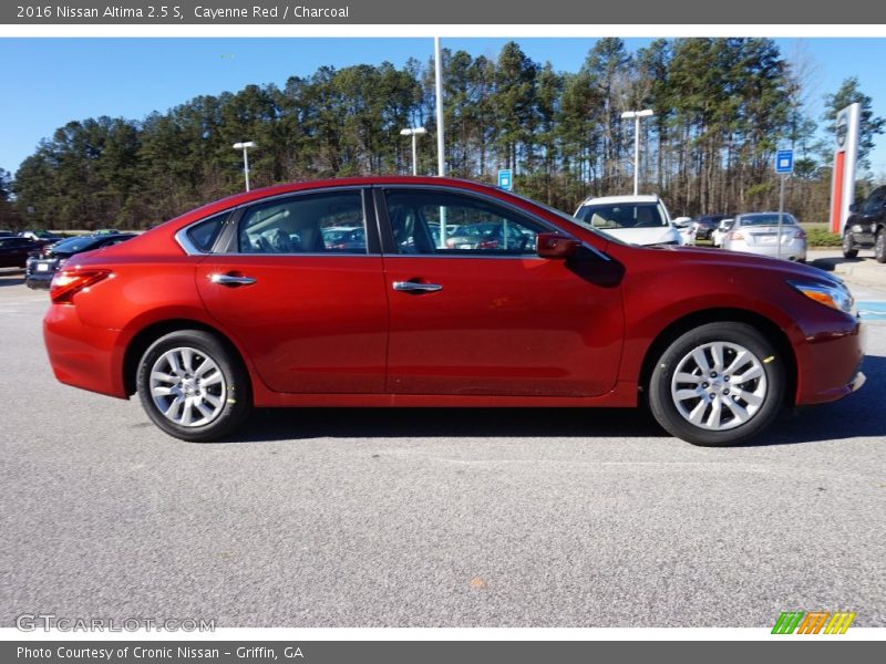 Cayenne Red / Charcoal 2016 Nissan Altima 2.5 S