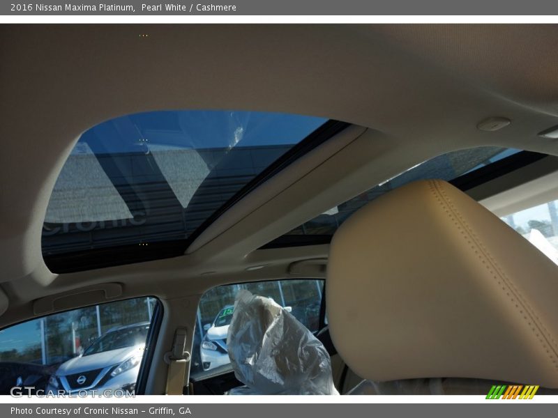 Pearl White / Cashmere 2016 Nissan Maxima Platinum