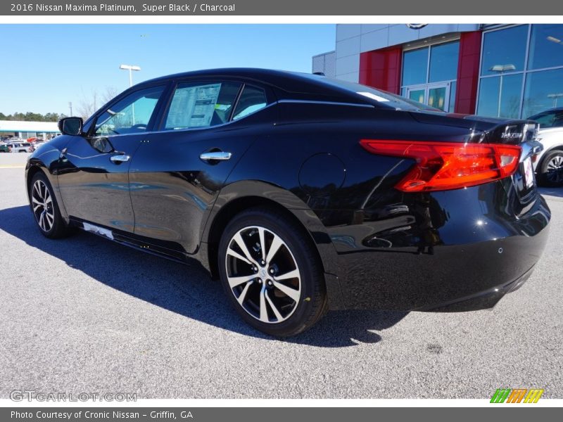 Super Black / Charcoal 2016 Nissan Maxima Platinum