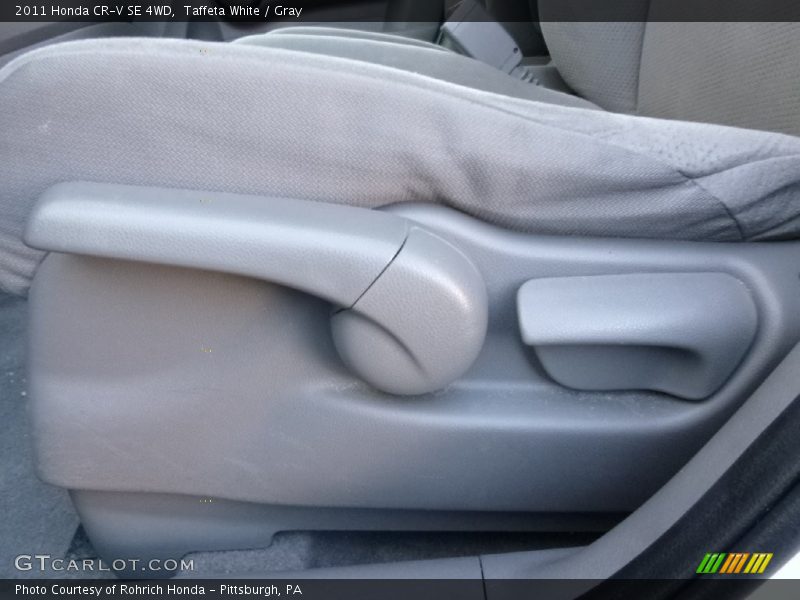 Taffeta White / Gray 2011 Honda CR-V SE 4WD
