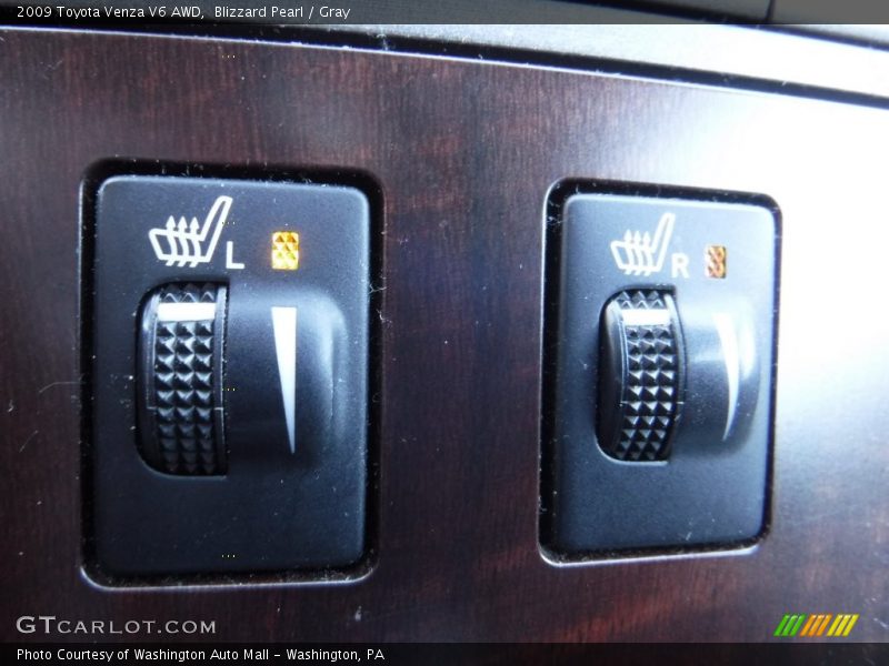 Blizzard Pearl / Gray 2009 Toyota Venza V6 AWD