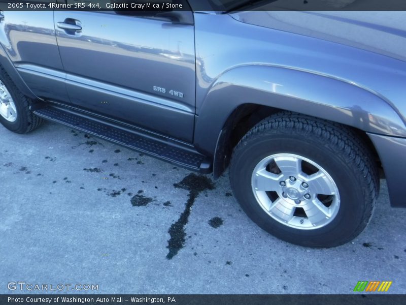 Galactic Gray Mica / Stone 2005 Toyota 4Runner SR5 4x4