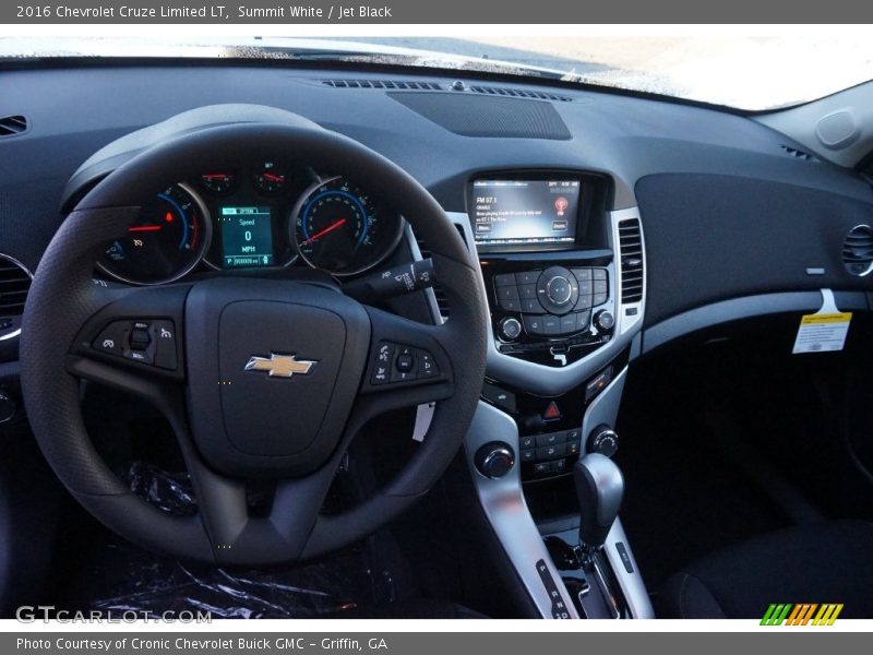 Summit White / Jet Black 2016 Chevrolet Cruze Limited LT