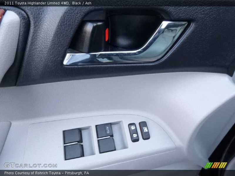 Black / Ash 2011 Toyota Highlander Limited 4WD