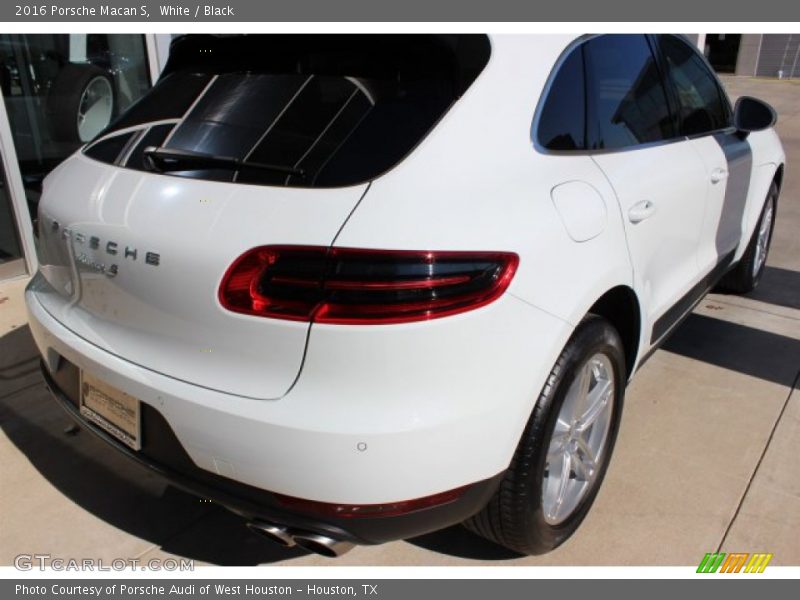 White / Black 2016 Porsche Macan S