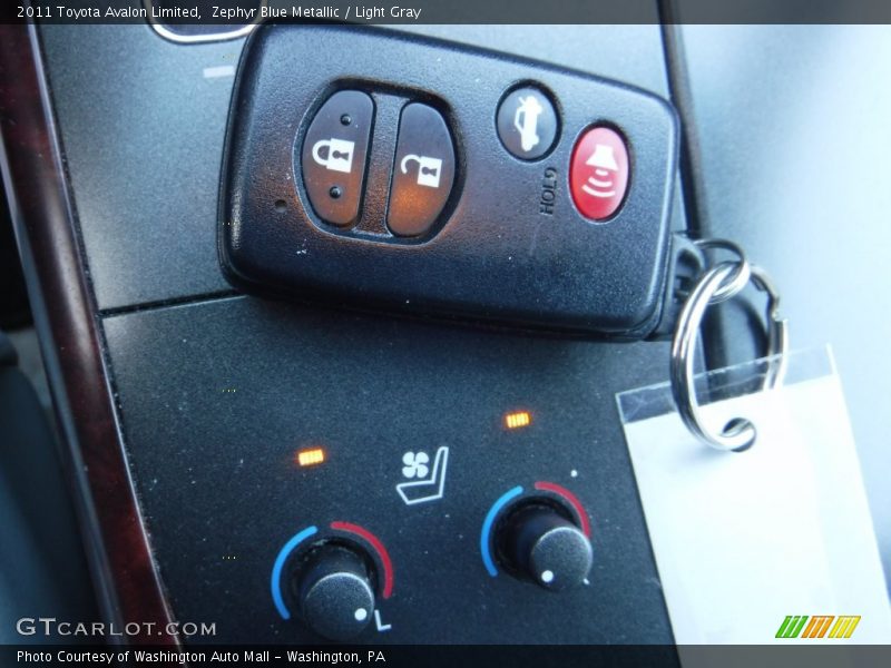 Zephyr Blue Metallic / Light Gray 2011 Toyota Avalon Limited