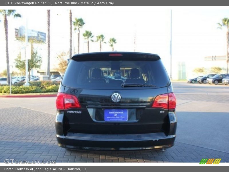 Nocturne Black Metallic / Aero Gray 2010 Volkswagen Routan SE