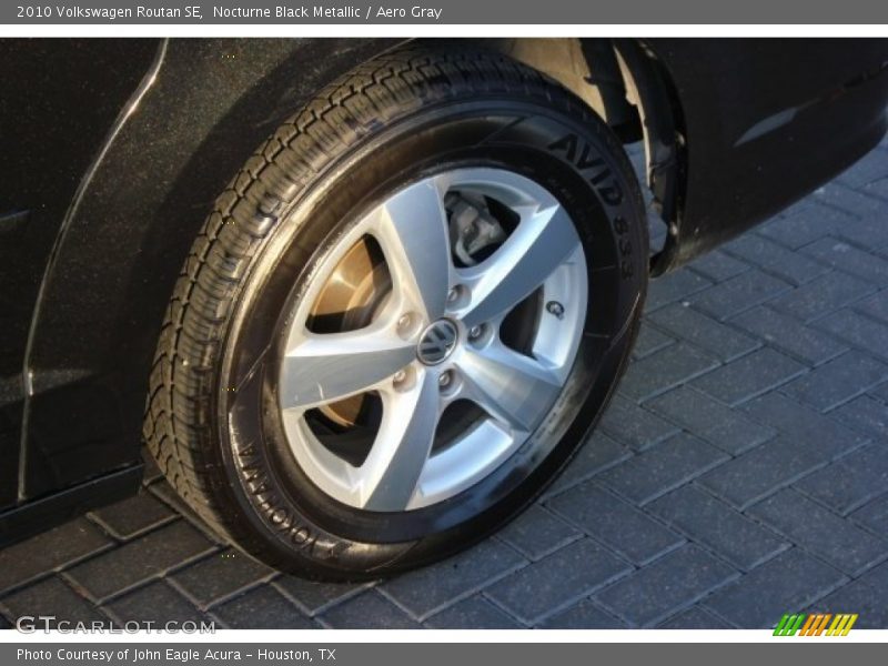 Nocturne Black Metallic / Aero Gray 2010 Volkswagen Routan SE