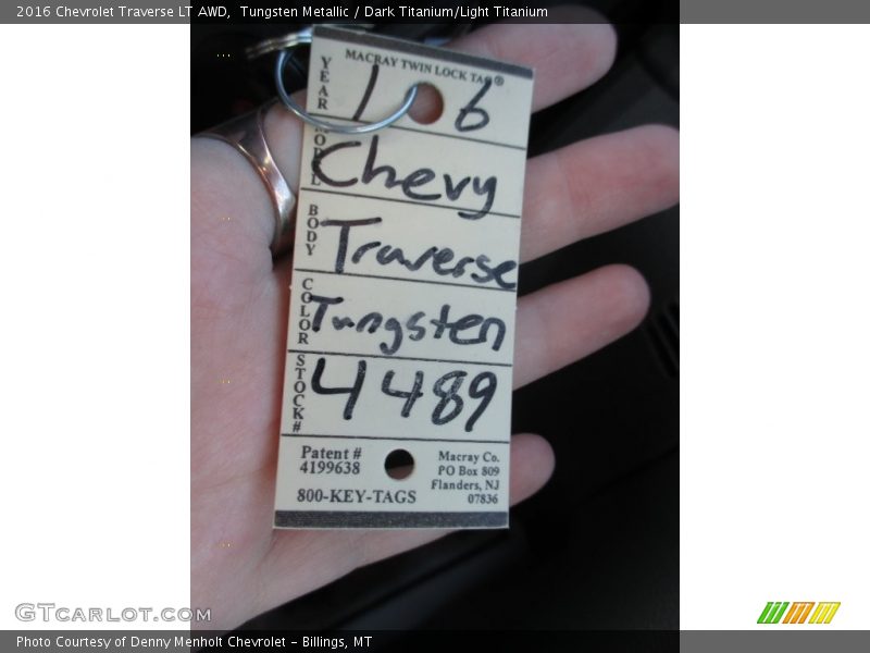 Tungsten Metallic / Dark Titanium/Light Titanium 2016 Chevrolet Traverse LT AWD