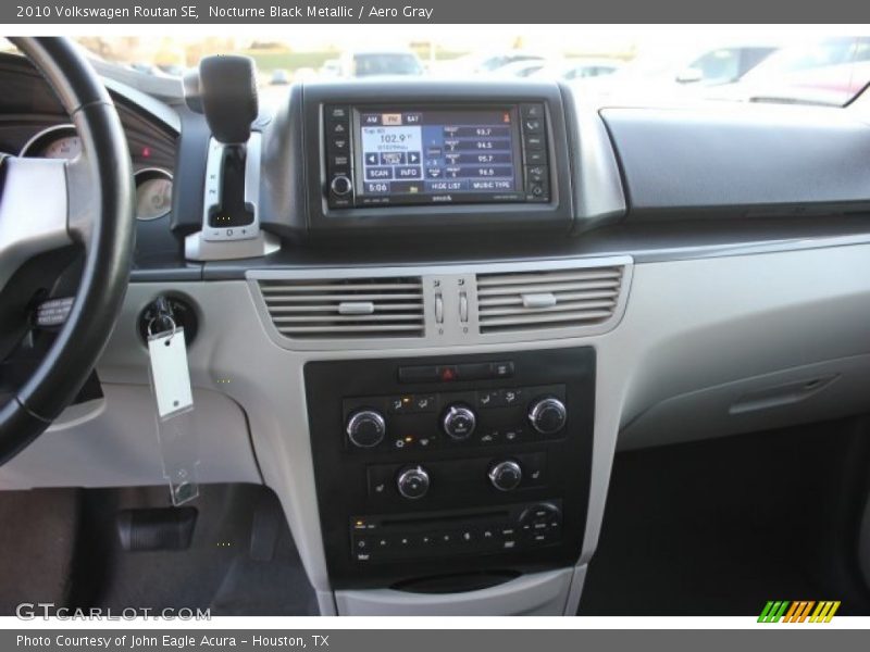 Nocturne Black Metallic / Aero Gray 2010 Volkswagen Routan SE