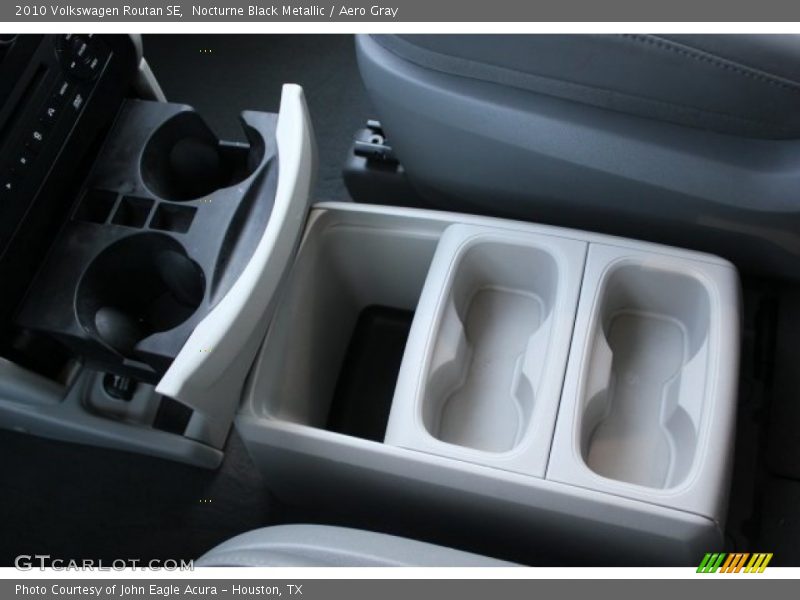 Nocturne Black Metallic / Aero Gray 2010 Volkswagen Routan SE