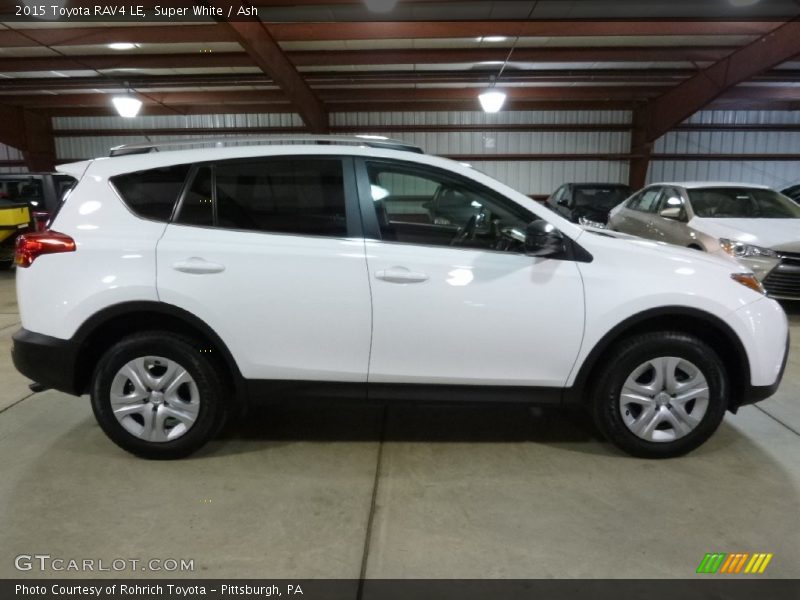 Super White / Ash 2015 Toyota RAV4 LE