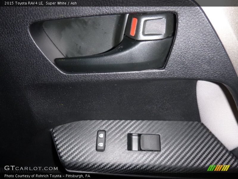 Super White / Ash 2015 Toyota RAV4 LE
