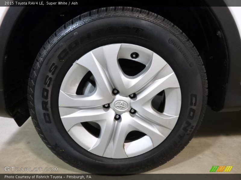Super White / Ash 2015 Toyota RAV4 LE