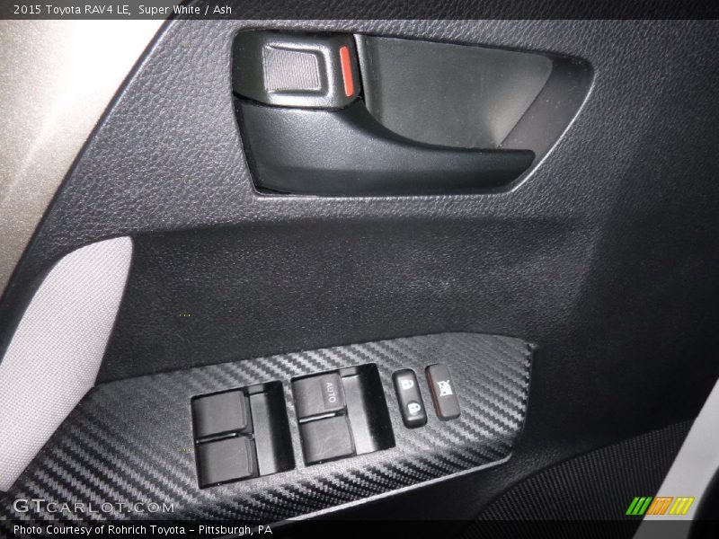 Super White / Ash 2015 Toyota RAV4 LE