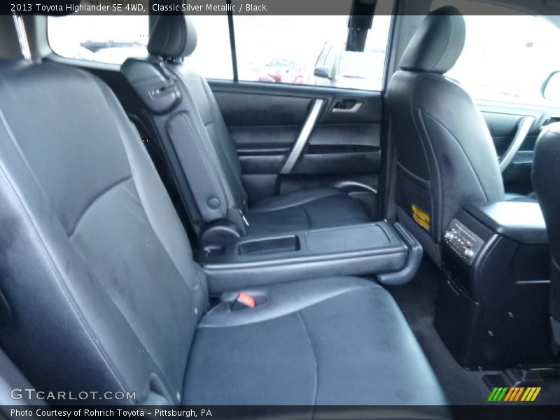 Classic Silver Metallic / Black 2013 Toyota Highlander SE 4WD