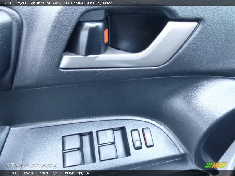 Classic Silver Metallic / Black 2013 Toyota Highlander SE 4WD
