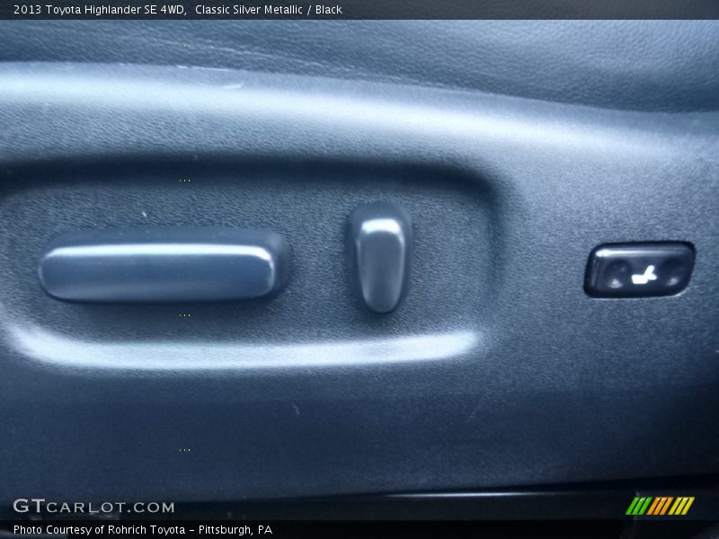 Classic Silver Metallic / Black 2013 Toyota Highlander SE 4WD