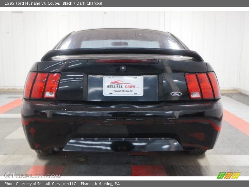 Black / Dark Charcoal 1999 Ford Mustang V6 Coupe