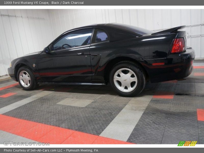 Black / Dark Charcoal 1999 Ford Mustang V6 Coupe