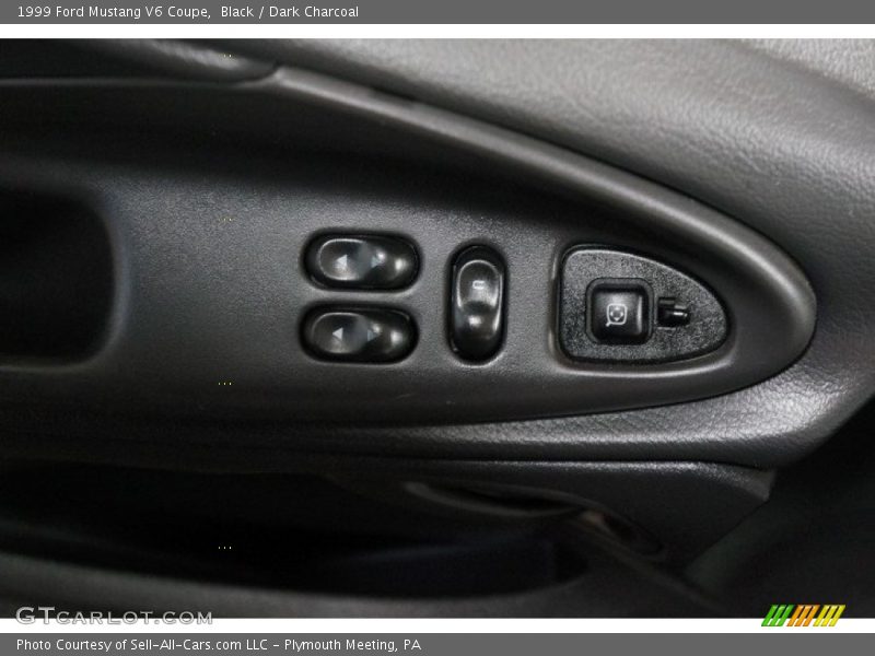 Black / Dark Charcoal 1999 Ford Mustang V6 Coupe