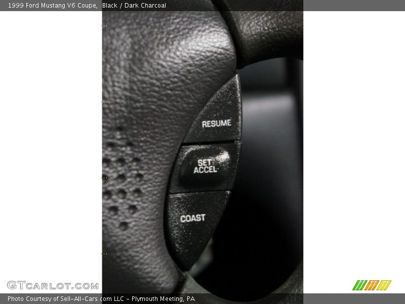 Black / Dark Charcoal 1999 Ford Mustang V6 Coupe