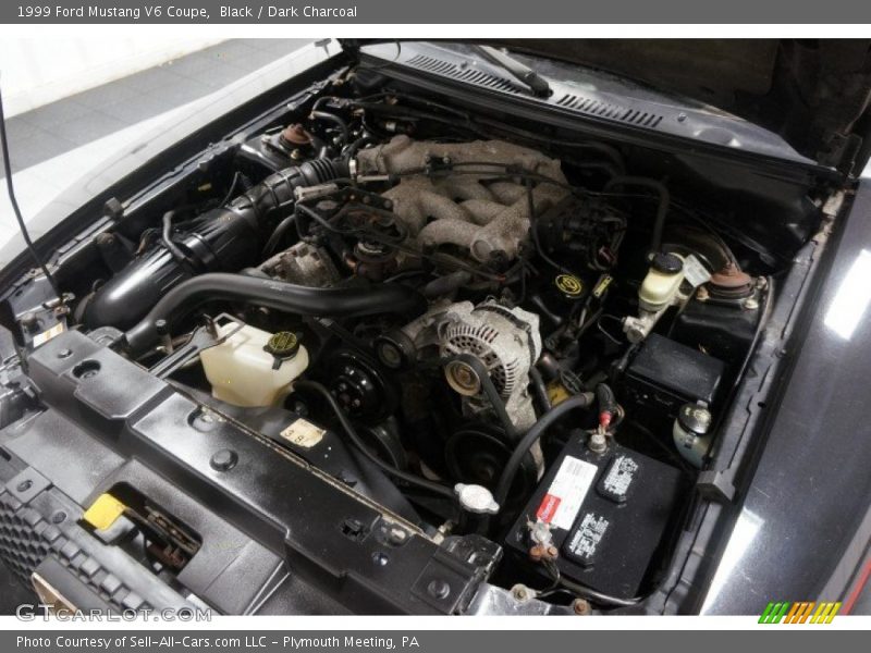 Black / Dark Charcoal 1999 Ford Mustang V6 Coupe