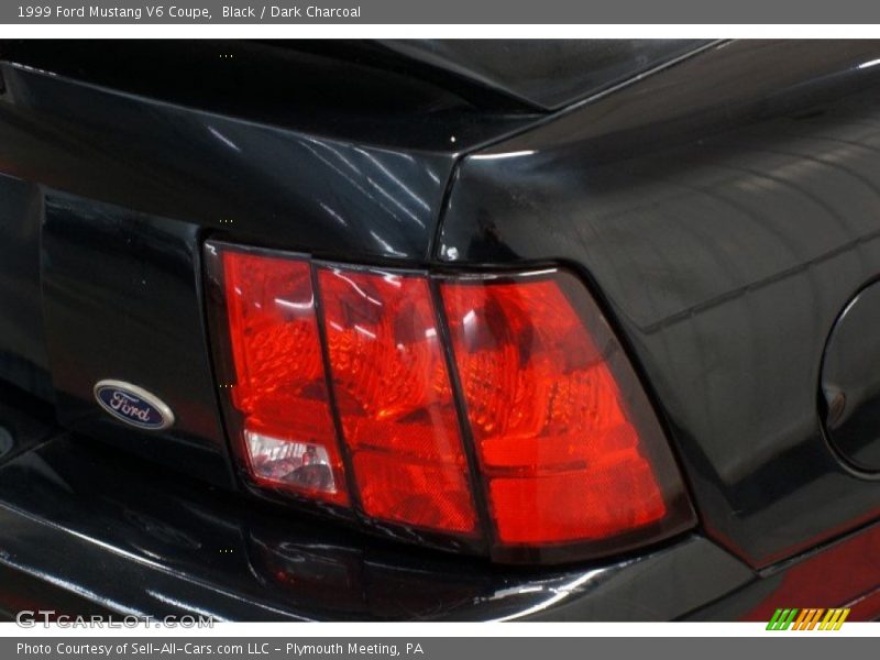 Black / Dark Charcoal 1999 Ford Mustang V6 Coupe