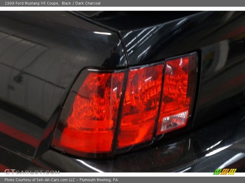 Black / Dark Charcoal 1999 Ford Mustang V6 Coupe
